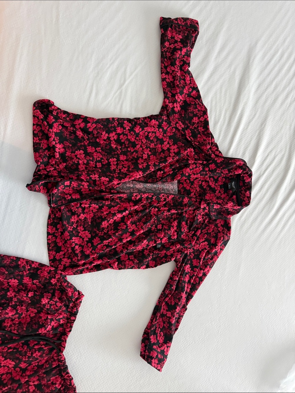 Simply Vera Vera Wang Black and Red Floral Shirt